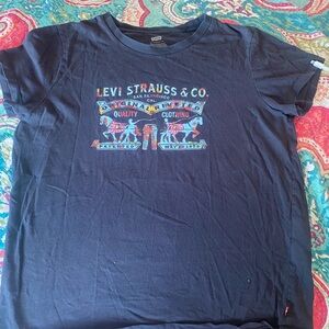 Levi's Navy Graphic Tee - Short Sleeve